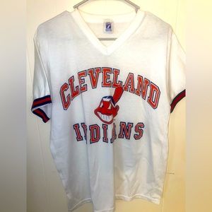 Vintage 80s-90s Logo 7 Tag Cleveland Indians V Neck Tee Size Large